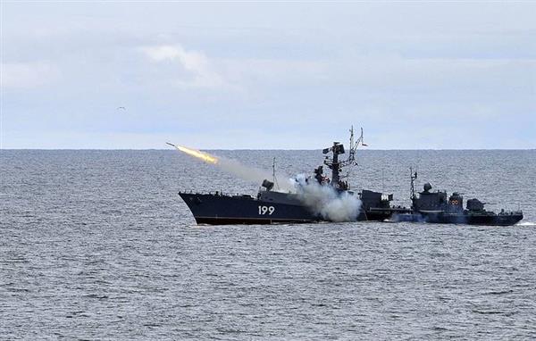 Máy bay, tàu chiến Nga rầm rộ tập trận tiêu diệt tàu ngầm địch trên biển