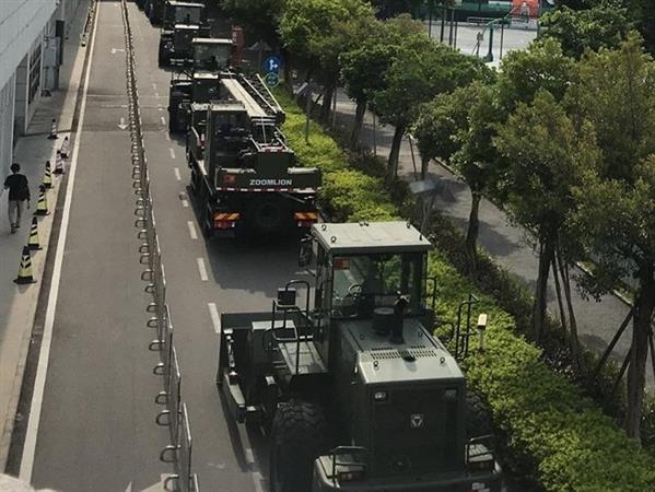 Trung Quốc điều hàng chục xe thiết giáp 'sát nách' Hong Kong