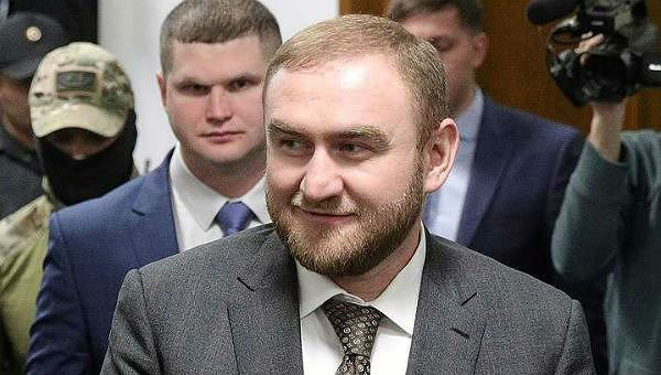 Tin mới nhất vụ nghị sỹ Nga bị bắt ngay tại Quốc hội vì cáo buộc giết người