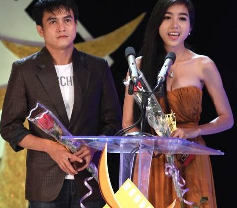 Trưởng ban giám khảo không bỏ phiếu cho Elly Trần