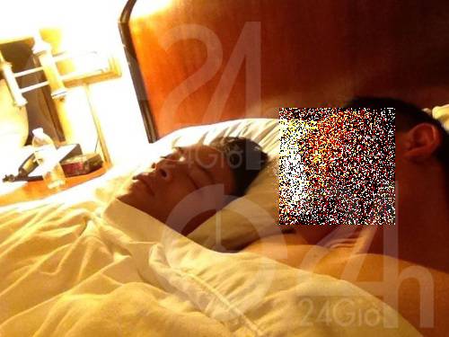 Lộ ảnh Cao Thái Sơn tình tứ Việt kiều Mỹ