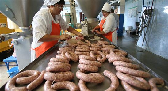 Belarus tạm ngưng xuất khẩu sang Nga các sản phẩm từ động vật