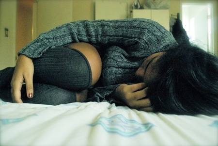 Bị anh rể nhìn trộm khi… tắm