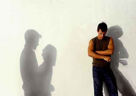 Yêu cùng lúc ba người đàn ông