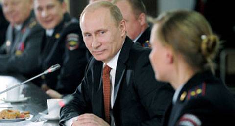 Putin hứa tăng lương mạnh cho cảnh sát