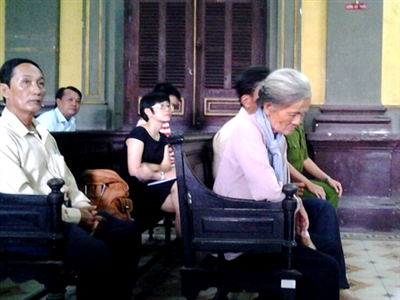 Tòa y án chung thân đối với bị cáo đốt chồng