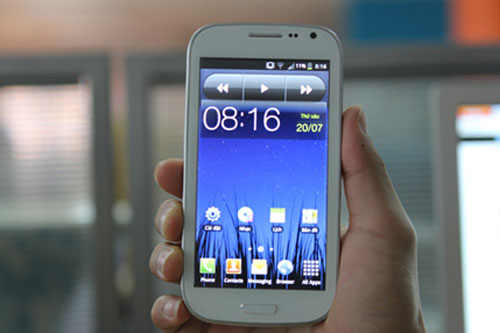 Điện thoại giống Samsung Galaxy S III giá chỉ hơn 5 triệu