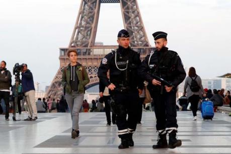 Pháp huy động hàng trăm nghìn nhân viên an ninh trong dịp Năm mới 2018