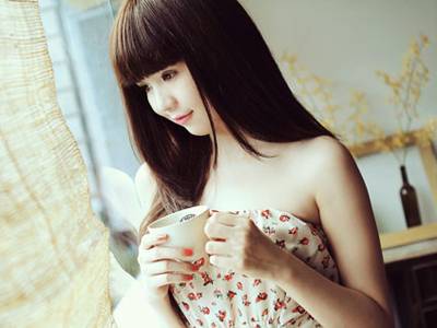 Ngọc Trinh váy mỏng đẹp như thiên thần