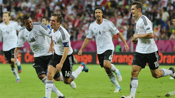 Tổng hợp các trận đấu EURO 2012 ngày 22-6