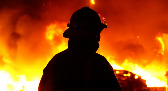 Các nữ nhân viên Cận vệ quốc gia tại Kaluga cứu người từ ngôi nhà đang cháy