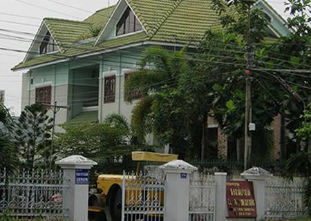 Choáng với 'máu' ăn chơi sa đọa của 'quan' Việt