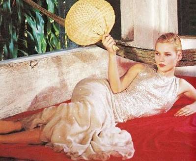 Những bức ảnh đẹp của siêu mẫu Kate Moss ở Việt nam