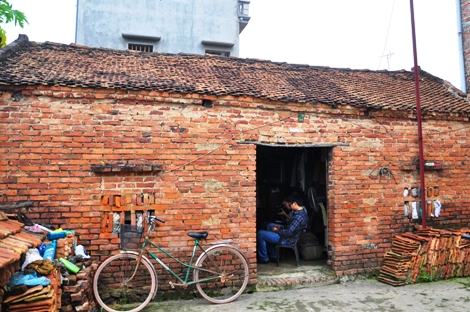 Gia cảnh của 2 nghi can mang mìn đi cướp tiệm vàng