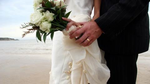 Hoảng loạn vì nhà gái... thách cưới