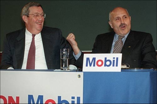 5 vụ thâu tóm đình đám trên thế giới