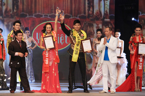 Cúp vàng Siêu mẫu 2012 đã có chủ