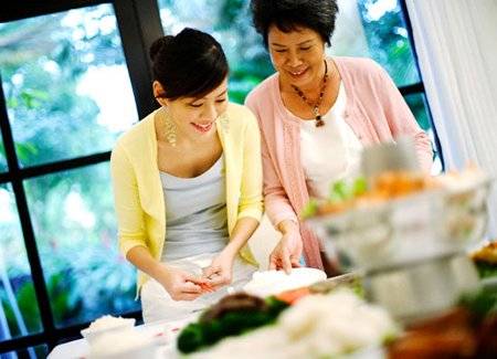 Kiệt sức vì làm 'nàng dâu 9,9'