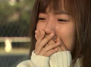 Tại sao con người lại khóc?