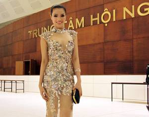 Người đẹp Việt và cơn sốt váy mỹ nhân ngư