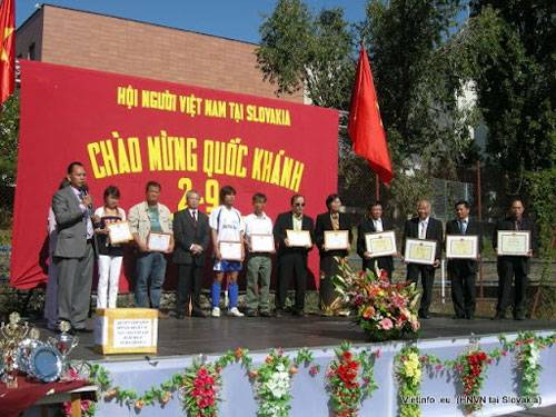 Có thể học tập cộng đồng người Việt ở Slovakia