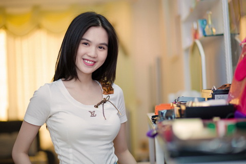 Ngọc Trinh ngọt ngào như chiếc kẹo