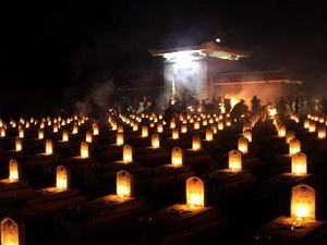 Thắp nến tri ân