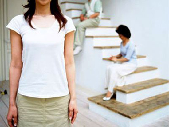 Ức chế vì mẹ chồng quá tham