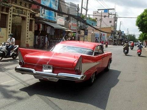 Xuất hiện xe “ngoài hành tinh” trên phố Sài Gòn