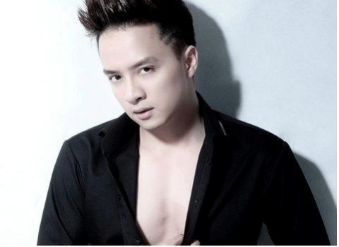 Cao Thái Sơn ngang nhiên hát nhép (Có video)