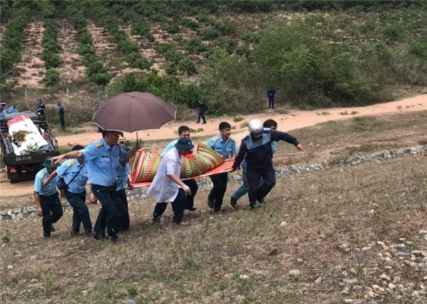 Máy bay quân sự rơi ở Khánh Hòa: Đưa thi thể 2 sĩ quan tử nạn về Nhà tang lễ Quân y 87