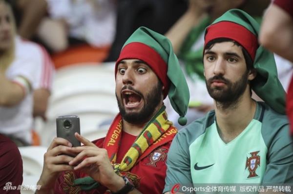 Muôn vàn sắc thái chụp ảnh selfie tại World Cup 2018