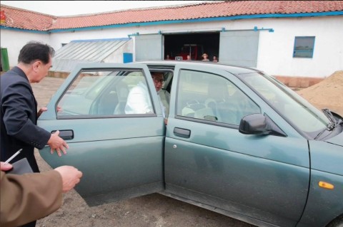 Ông Kim Jong Un từng sử dụng xe giá rẻ Lada Priora của Nga