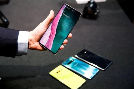 'Tọa sơn quan hổ đấu', Samsung hưởng lợi từ lệnh cấm Huawei
