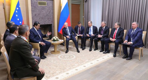Tổng thống Venezuela Maduro lên đường sang Nga gặp ông Putin