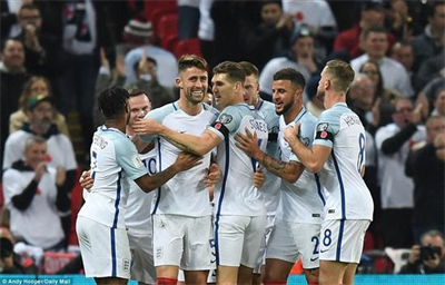 Anh hạ Scotland 3-0 nhờ 3 bàn thắng bằng đầu đẳng cấp