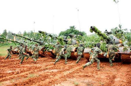 Bộ đội tăng - thiết giáp Việt Nam ra quân