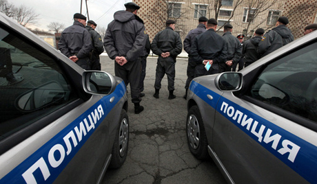 Người nước ngoài nên giao tiếp thế nào với cảnh sát Nga?