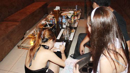 Dịch vụ ăn chơi 