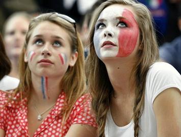 CĐV nước nào xinh nhất EURO 2012?