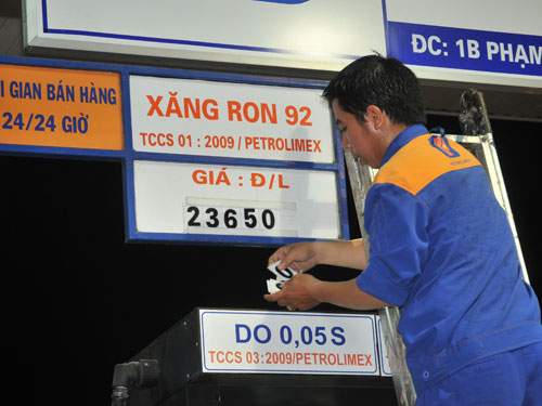 Xăng bị đóng loại thuế như rượu !?