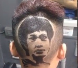 Chàng trai cắt tóc hình Công Phượng cổ vũ cho đội tuyển Việt Nam