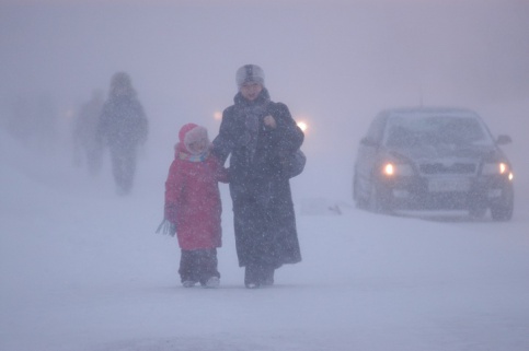Moskva: Tuyết rơi dày, giao thông ùn tắc, nhiều chuyến bay bị chậm trễ