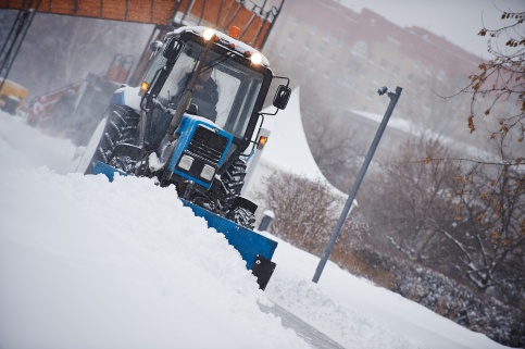 Moskva: Tuyết rơi, đường trơn ở cấp độ 
