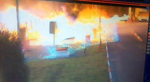 Bão lửa metan nuốt chửng một cây xăng ở Nga