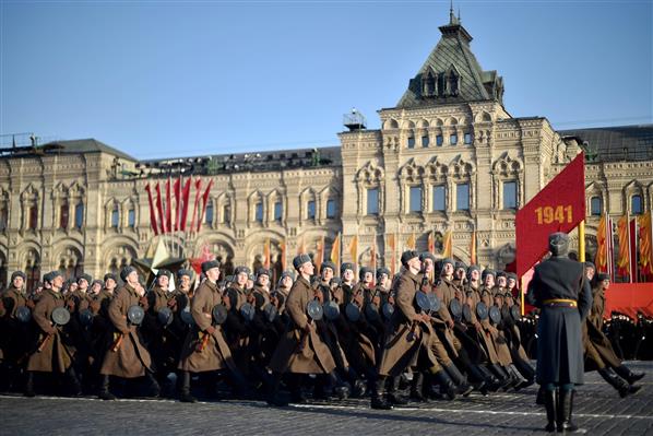 100 năm Cách mạng tháng Mười: Bài học lịch sử để người Nga đoàn kết