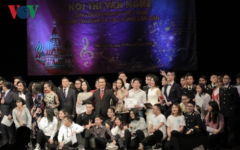Hội thi tiếng hát cộng đồng hưởng ứng Năm chéo Việt Nam - Nga