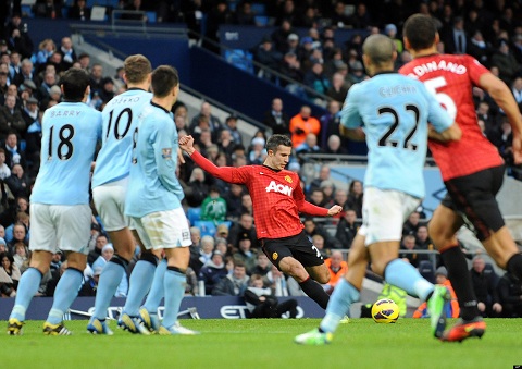 Van Persie lập kỉ lục ghi bàn ở derby Hà Lan, Anh và Thổ Nhĩ Kỳ