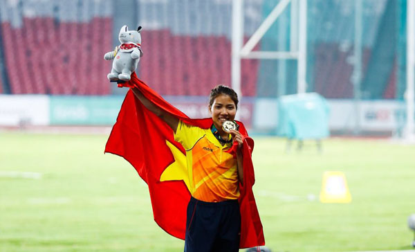 Vượt qua Quang Hải, Bùi Thị Thu Thảo đoạt giải VĐV xuất sắc nhất năm 2018