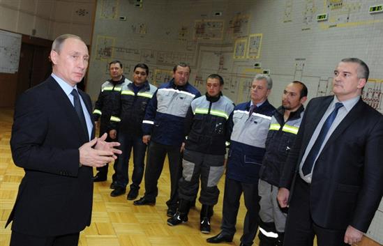 Tổng thống Putin bất ngờ đến Crưm